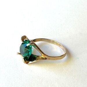 Fashion Ring Size 5 3/4 Green Gold Vintage